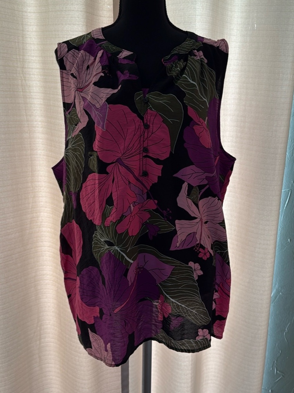 Liz Claiborne Black Floral Sleeveless Henley with Pink & Purple Blooms